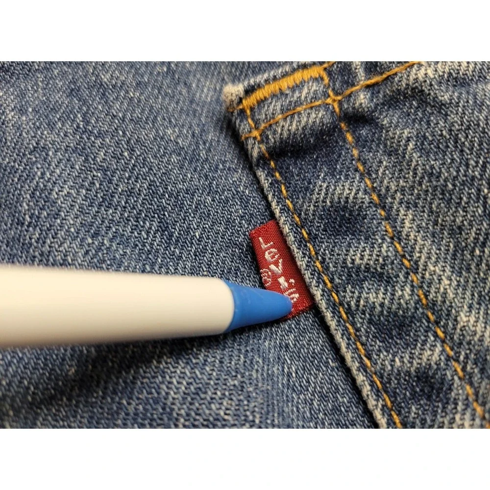 Levi's 550 Relaxed Fit Jeans Mens 38x30 Blue Vintage Denim Tapered Leg Canada